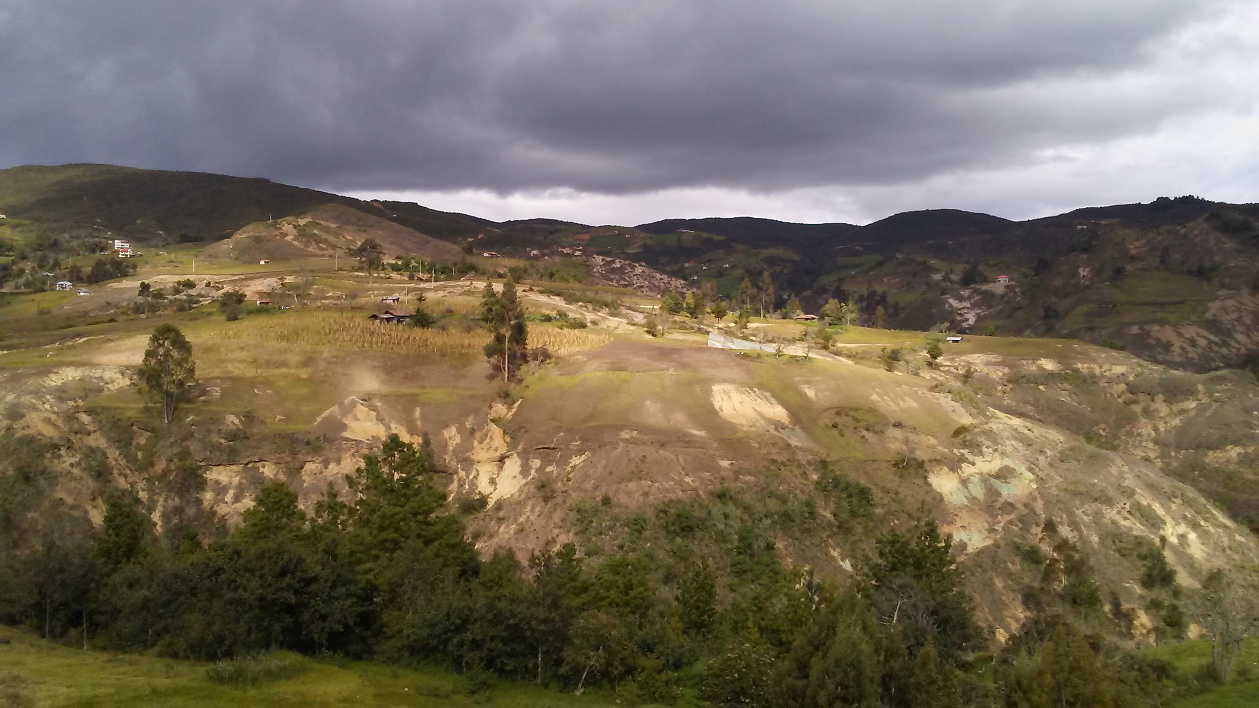 Adjunto fotografía narrada sobre la montaña.jpg